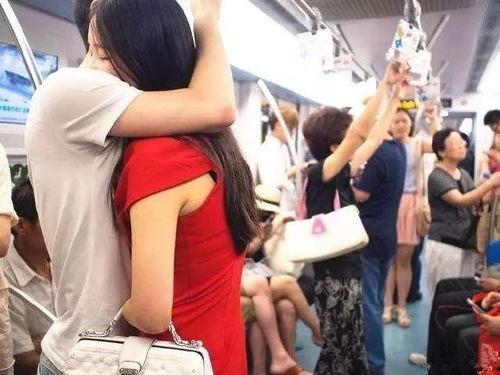 国产偷拍男女亲吻视频